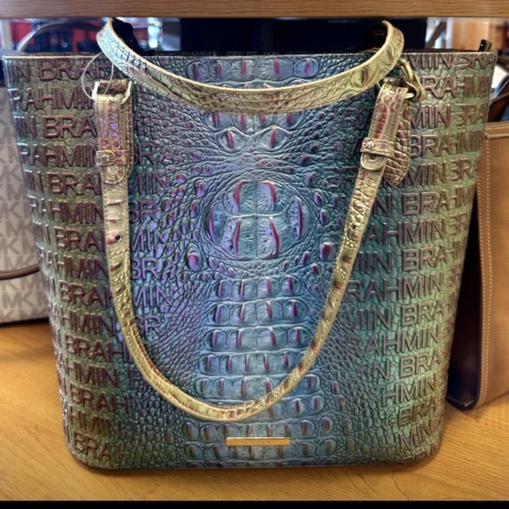 NWT BRAHMIN EZRA MELBOURNE CROC-EMBOSSED LOGO PRINT‎ LEATHER TOTE